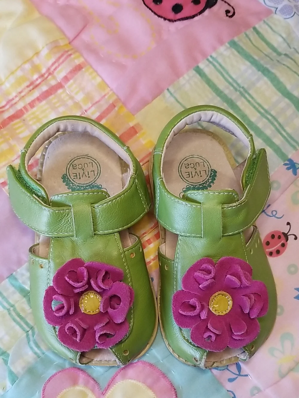 Livie & Luca Lime Green Leather Sandals with Pink Suede Flowers Size 7 Blooms